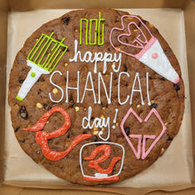 Load image into Gallery viewer, 14" Cookie Pizza