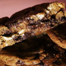 Load image into Gallery viewer, 4 Chocolate Cookies
